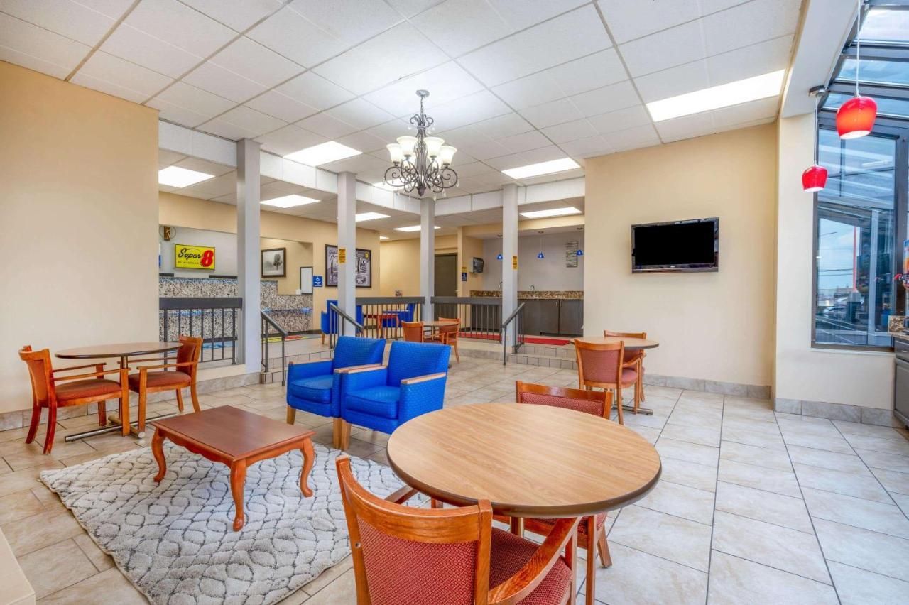 Super 8 By Wyndham Perrysburg-Toledo Hotel Exterior foto