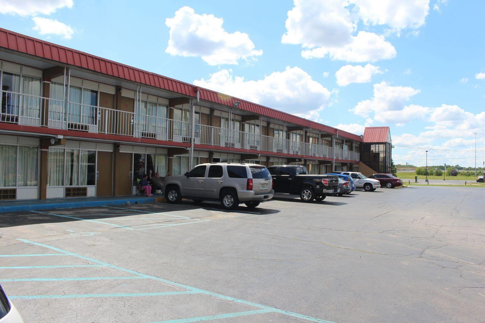 Super 8 By Wyndham Perrysburg-Toledo Hotel Exterior foto