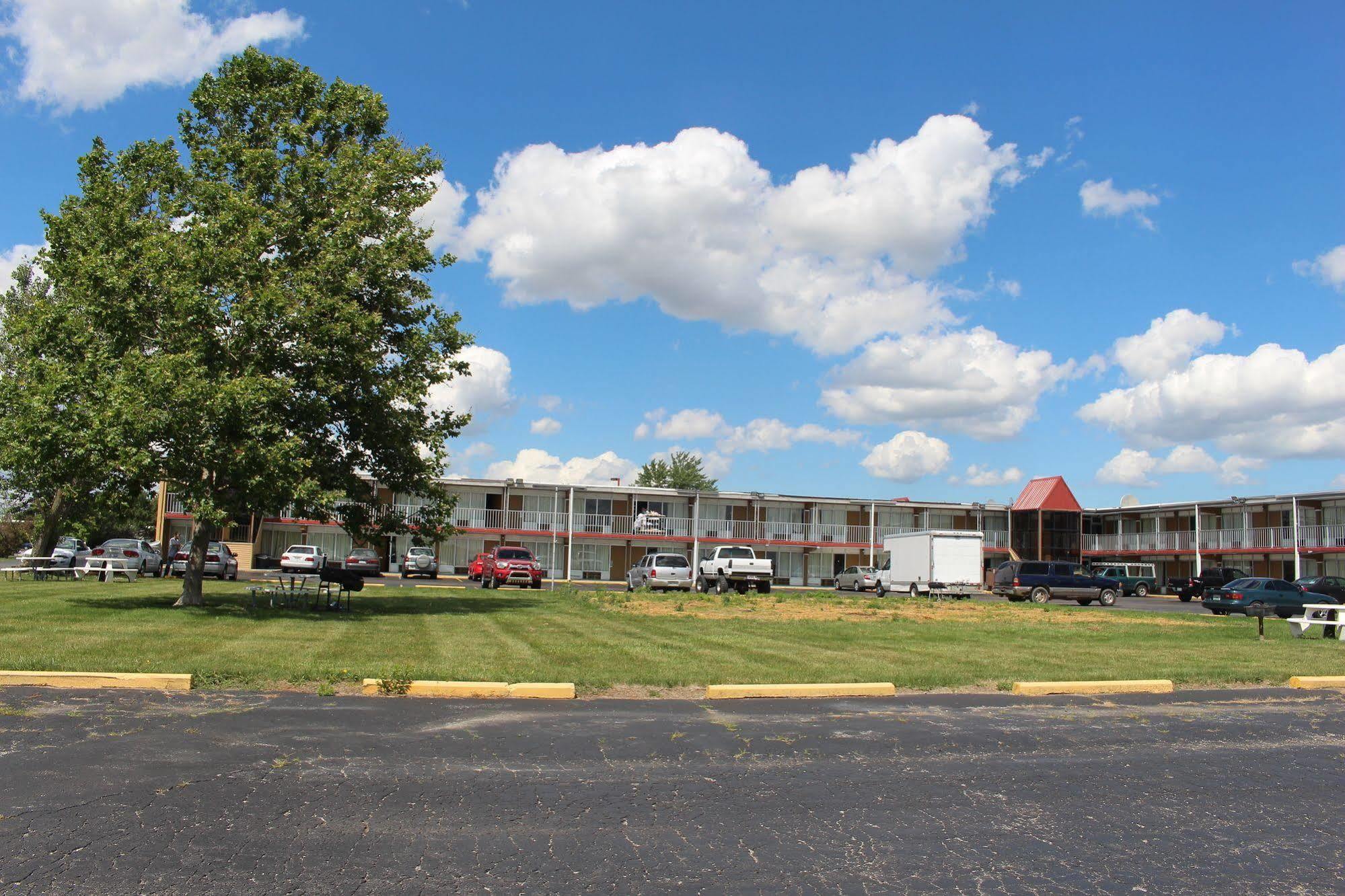 Super 8 By Wyndham Perrysburg-Toledo Hotel Exterior foto