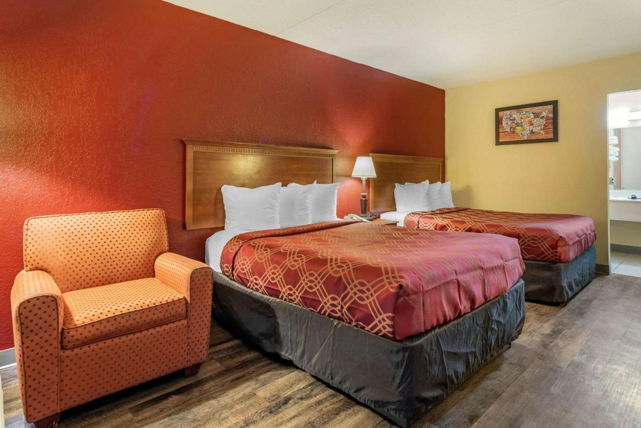Super 8 By Wyndham Perrysburg-Toledo Hotel Exterior foto
